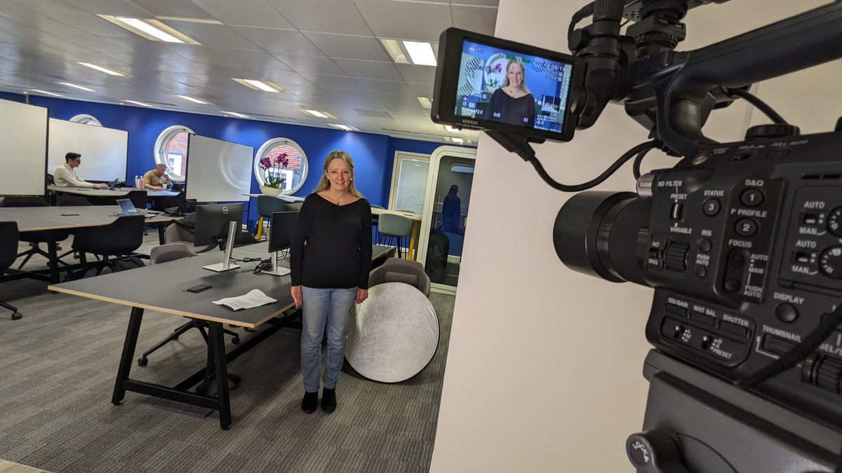 media2u's tweet image. Pieces to camera in London today.