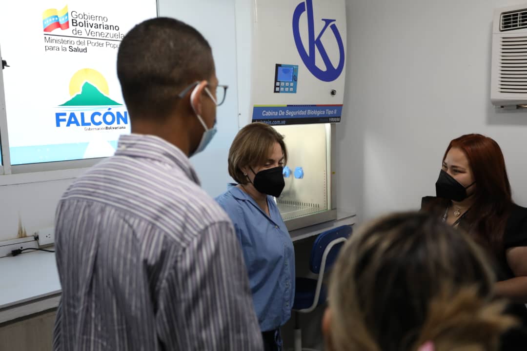 MaurismarL's tweet photo. Como parte de los Proyectos de #CienciaParaLaVida Vpdta Sec @Gabrielasjr se junto a @GobVictorClark y realizamos la visita al Instituto Falconiano de Investigación Científica para la Salud #IFICS .
#JuegosDeportivosALBA
@Mincyt_VE
@NicolasMaduro
@MiriamJMayorga
@MaurismarL https://t.co/GnR4KwPJKq