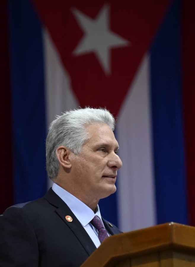 <a href="/DiazCanelB/">Miguel Díaz-Canel Bermúdez</a> 👉"De todas esas batallas va saliendo vencedor el pueblo y no tengo ninguna duda de que, como en Girón, ¡seguiremos venciendo!" Aquí estamos, su pueblo #CubaGanó #AsambleaDelPueblo