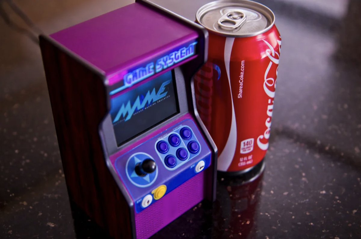 Raspberry_Pi's tweet image. This tiny arcade cabinet is the same size as a Coke can.

There&apos;s a Raspberry Pi inside it, we&apos;re not just showing you to be random.

Also, you can buy that very 3D-printed enclosure and build one yourself!

raspberrypi.com/news/this-tiny…