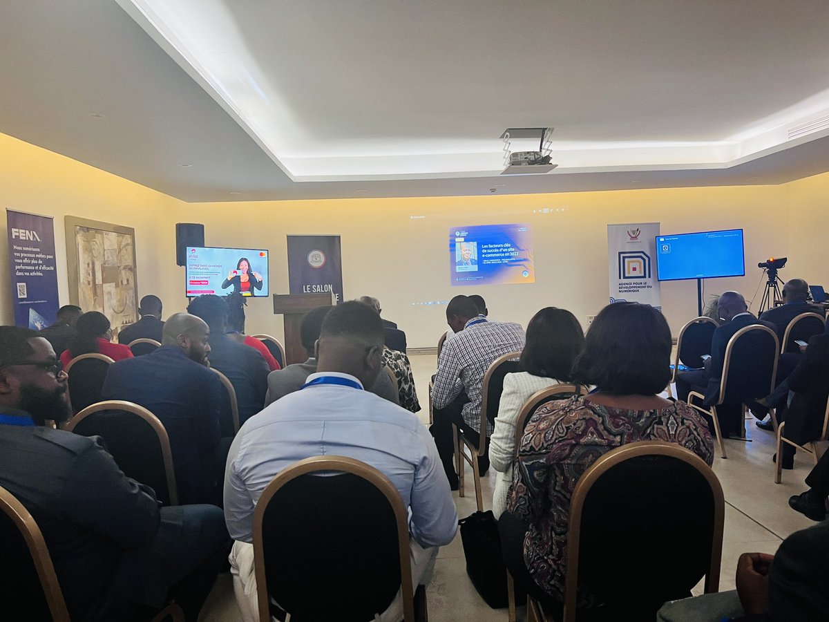 steve111MV's tweet photo. 🇨🇬🇨🇩@AgriZoom_App @mboteshop et @TindaBox242 à la conférence sur le #ecommerce et la #Fintech à #Kinshasa #PullmanHotel 🇨🇬🇨🇩
mon coup de cœur #AvadaPay mais je pense que #maxicash qui me semble ne pas être parmis nous demeure mon agrégateur de paiement préféré.
Au #Congo #Brazzaville on a Wortis qui n’a pas encore le paiement visa ajouté à son offre.
Ça promet deux belles journées