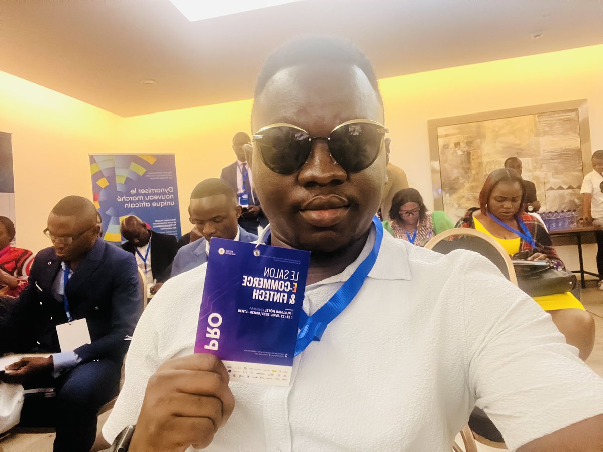 steve111MV's tweet photo. 🇨🇬🇨🇩@AgriZoom_App @mboteshop et @TindaBox242 à la conférence sur le #ecommerce et la #Fintech à #Kinshasa #PullmanHotel 🇨🇬🇨🇩
mon coup de cœur #AvadaPay mais je pense que #maxicash qui me semble ne pas être parmis nous demeure mon agrégateur de paiement préféré.
Au #Congo #Brazzaville on a Wortis qui n’a pas encore le paiement visa ajouté à son offre.
Ça promet deux belles journées