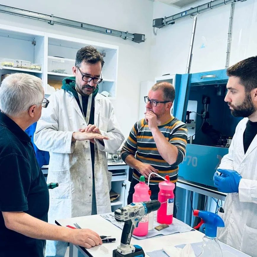 We spent two great days with Tom Mcgroggan and Grant Taggart of Logitech UK at the <a href="/GeoUnipd/">Dipartimento di Geoscienze - Unipd</a> <a href="/UniPadova/">Università di Padova</a> learning how to use the LP70 lapping machine to produce our soil/sediment thin sections! Thanks for sharing your expertise with us!

<a href="/ERC_Research/">European Research Council (ERC)</a> @ServizioRicerc