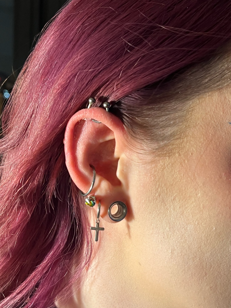 Metalpiercing's tweet image. Some of our favourite ear stacks from our @makeuprevolution piercing event!

Do you have a favourite?

Shop more: bit.ly/3mAMjb4

⚡️⚡️⚡️⚡️⁠
⁠
⁠#earcuration #earstack #earpiercing #jewelry #rings #jewellery #shopnow #earrings #flatbacks #studs