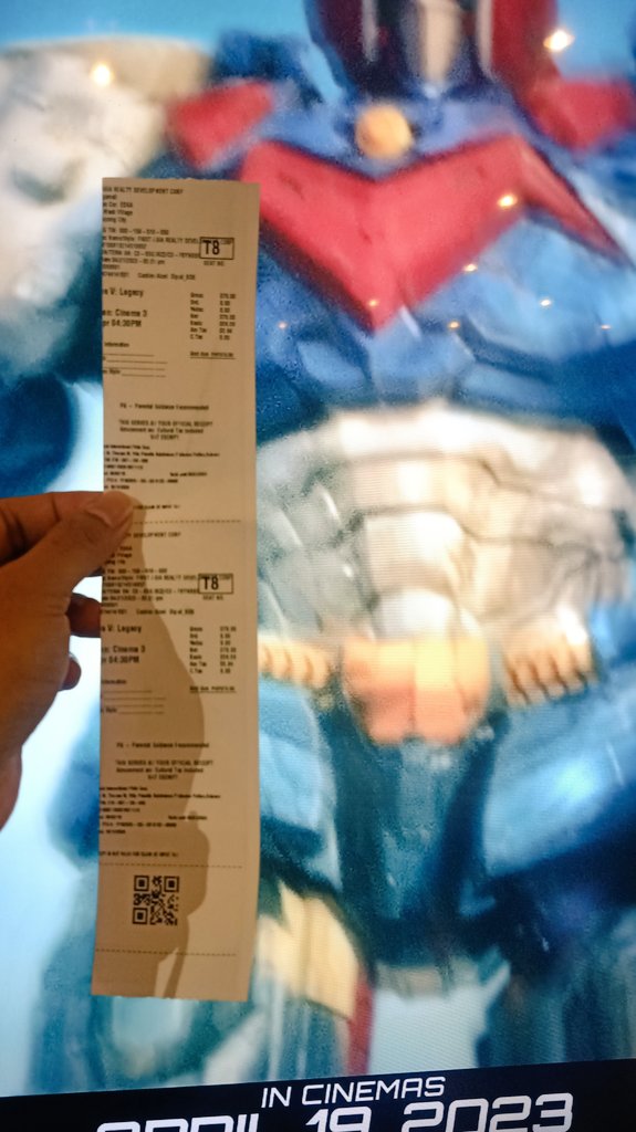 Jusko sino nagsabe walang purchasing power ang Kamuning? Grbe ang dami ng nanuod kanina ng #VoltesVLegacy nila. Ibang klase ang fanneys tlagang umiyak sila at literal na nagpalakpakan after ng movie😭. Emegency meeting kami malala. Pti sa parking ng SM pinag uusapan ang robot nla