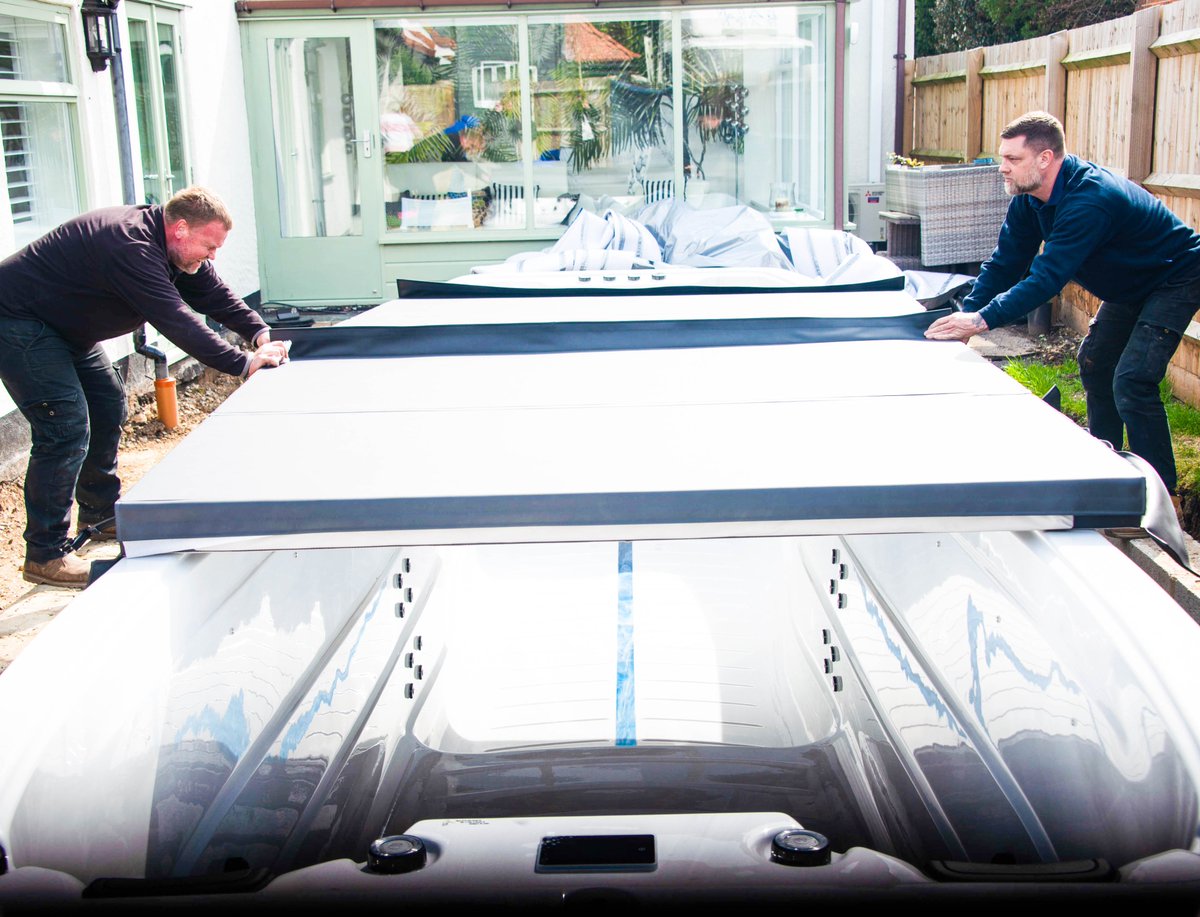 HOT TUB BARN BICESTER CALL 01869-932022 (@santaniell1) on Twitter photo 