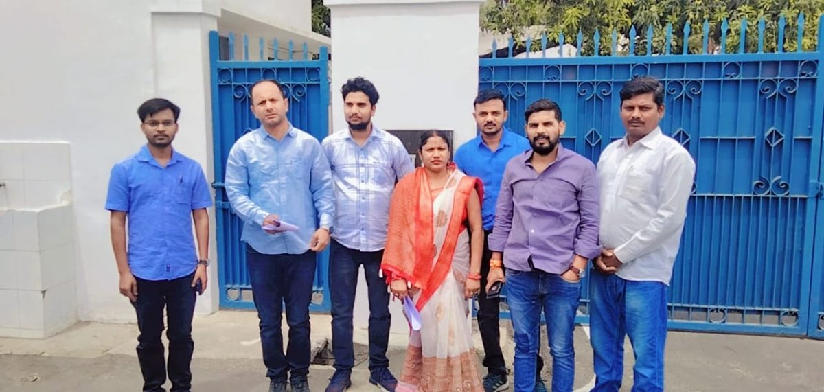माननीय <a href="/thisissanjubjp/">Sandeep Singh</a>  जी आप ने हम 6800 के प्रतिनिधि मण्डल से मुलाकात की और न्याय देने का भरोसा दिया इसके लिए आपको हृदय से धन्यवाद🙏
हमें उम्मीद है कि हमारी 4 वर्षों की पीड़ा का जल्द अंत होगा। #थैंक्यू_शिक्षामंत्री_संदीप_सिंह_जी

#6800_शिक्षकों_की_नियुक्ति_हो
<a href="/thisissanjubjp/">Sandeep Singh</a> 
22