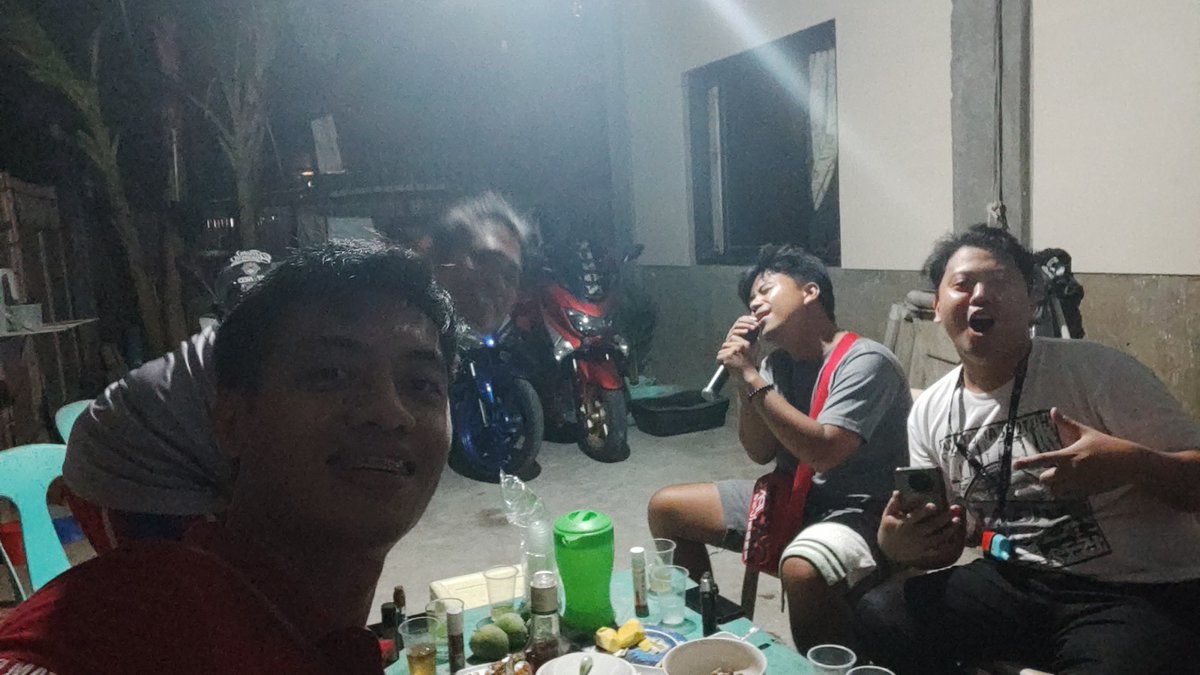 ChrolloXII's tweet photo. happy birthday bestman ephraim ❤ https://t.co/XIyelCUWGq