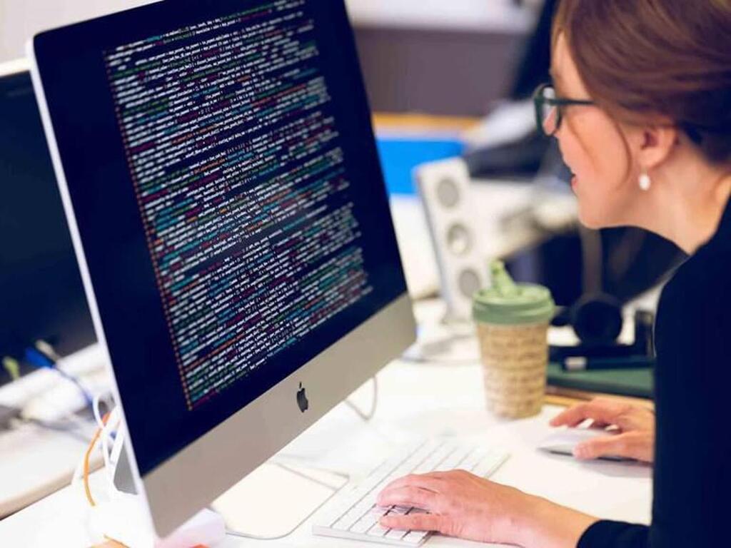 xalgord's tweet image. Stock photo horror
Credits to: bigmanadzo
#codeeveryday #codingquotes #devlife #opensource