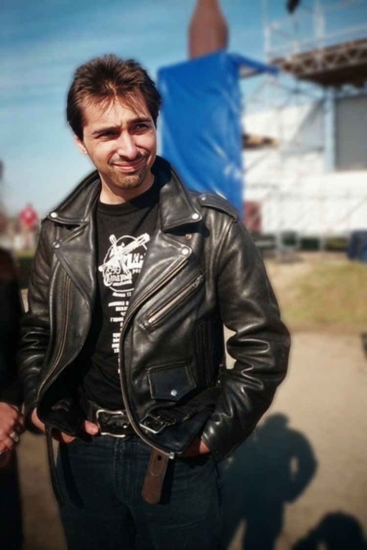 m8rless's tweet photo. любовь — это носить его вещи. https://t.co/HTyu0Kpo31