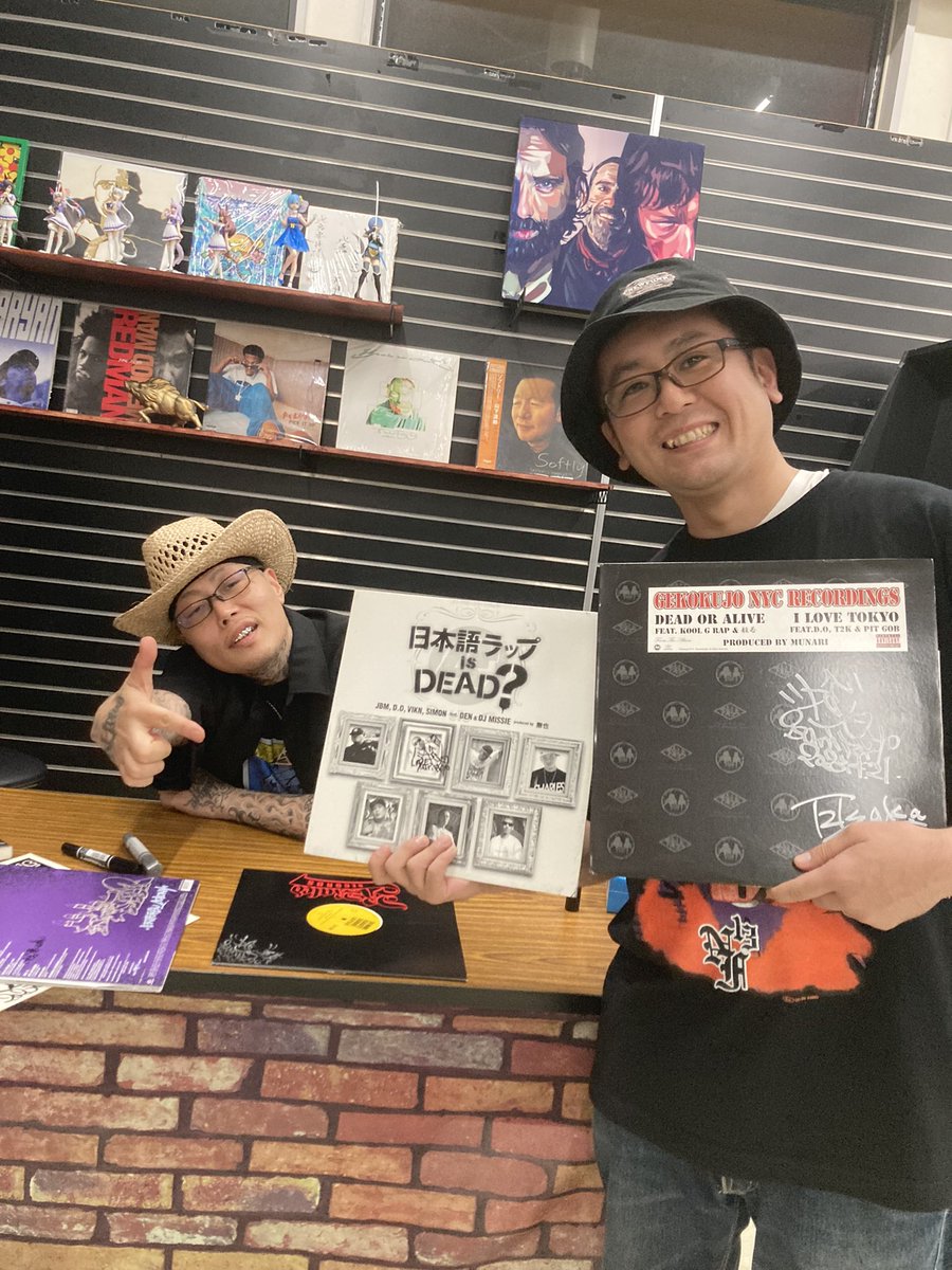 i_am_1987oki's tweet photo. 東京書店で嬉ションする
ところやったー!
D.OさんT2Kさん
沖縄に来てくれて
ありがとうございます。
#superFLY9
#D_O
#T2K https://t.co/AmWz6ILAun