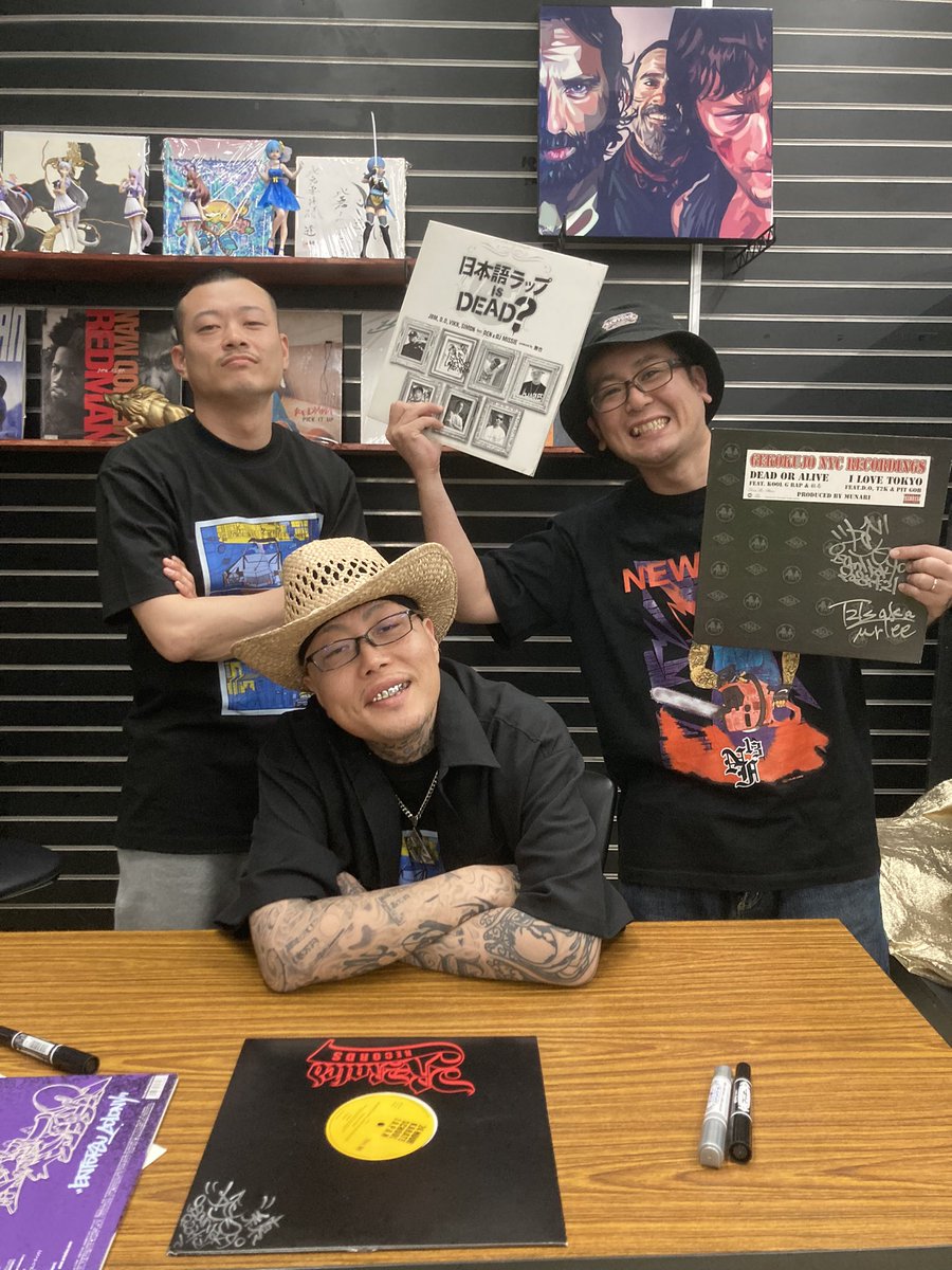i_am_1987oki's tweet photo. 東京書店で嬉ションする
ところやったー!
D.OさんT2Kさん
沖縄に来てくれて
ありがとうございます。
#superFLY9
#D_O
#T2K https://t.co/AmWz6ILAun