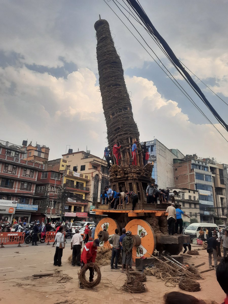 kchalise's tweet photo. #Chariot #MachhindraNath #GodOfRain #GodOfProsperity #MenAtWork https://t.co/vcTDbbtzuG