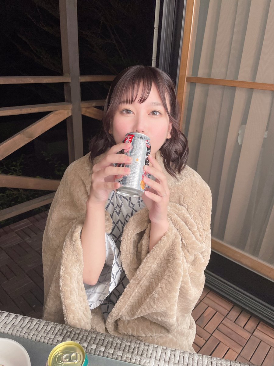 この間月曜日だ〜とか思ってたらもう金曜日だって😳

今週もお疲れさまぁ、乾杯っ🍻 https://t.co/FaqXr3uBhv
