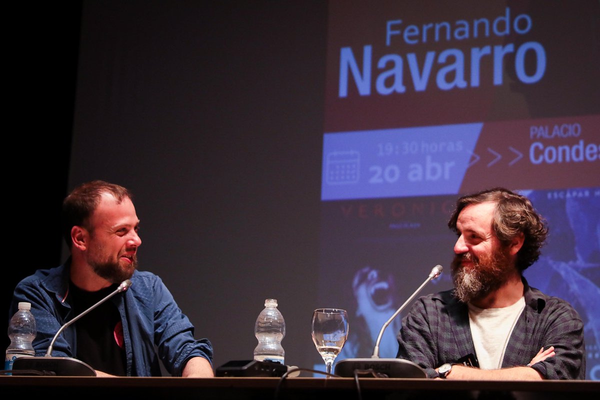 filmingranada's tweet photo. Fernando Navarro es uno de los granadinos que trabajan en la industria del cine y son desconocidos en su tierra. En su primera charla pública en #Granada, nos dió ayer una gran lección sobre el oficio de guionista y el cine de género. Gracias a Fernando y a los asistentes!🎬👏👏 https://t.co/74Uw34uyZZ