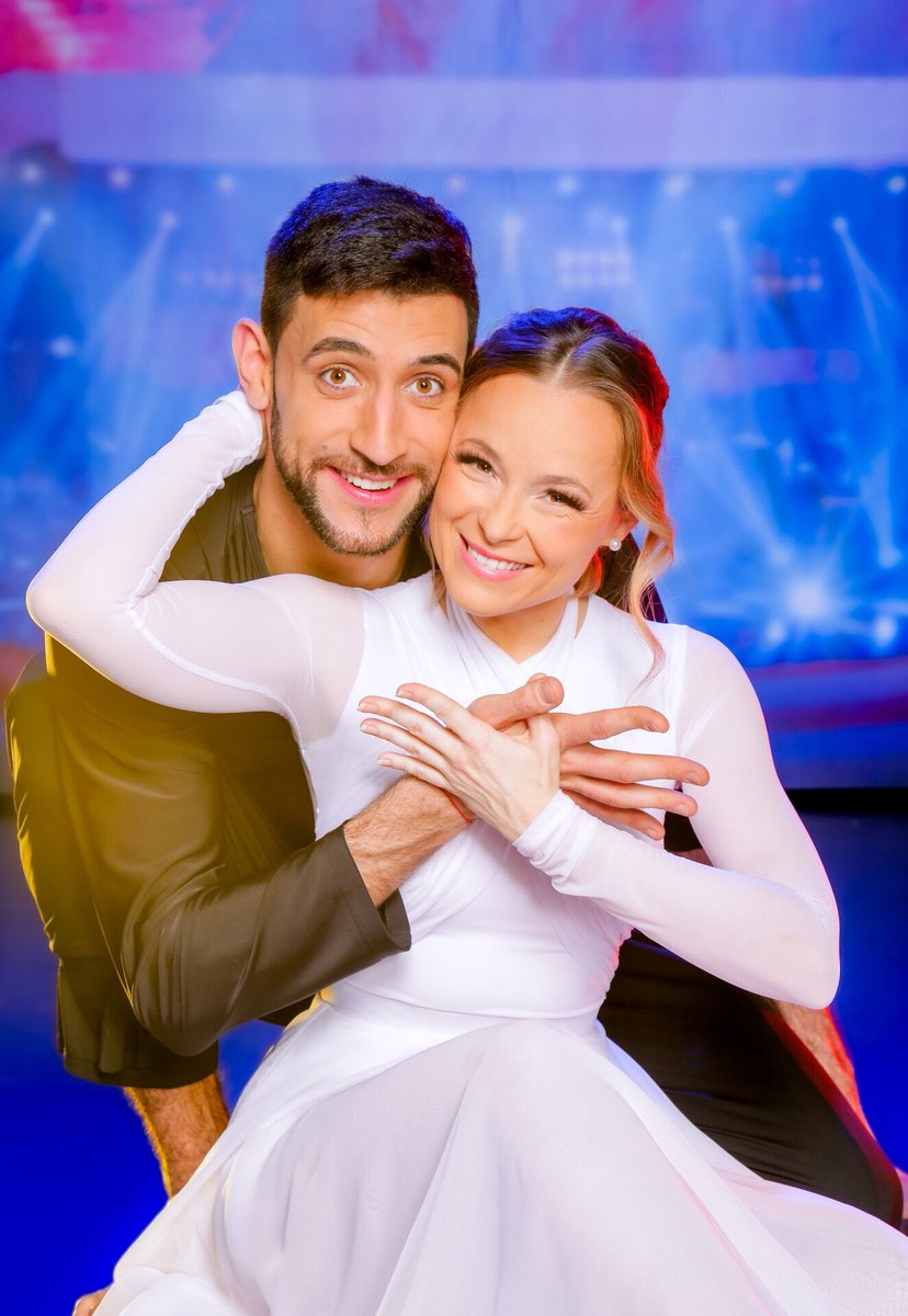 dimitarstefani2's tweet photo. Show 7
#teamlöwenherz tanzt einen Contemporary zur Creep von PMJ.
Den Tanz widmen wir Marie, eine Teenagerin die uns zeigt wie man das Unmögliche schafft und wie man sich traut so zu sein wie man ist ohne Fremde Meinungen wahr zu nehmen. Wahrhaftigkeit, Reinheit in purester Form. https://t.co/MBUTWZ67od