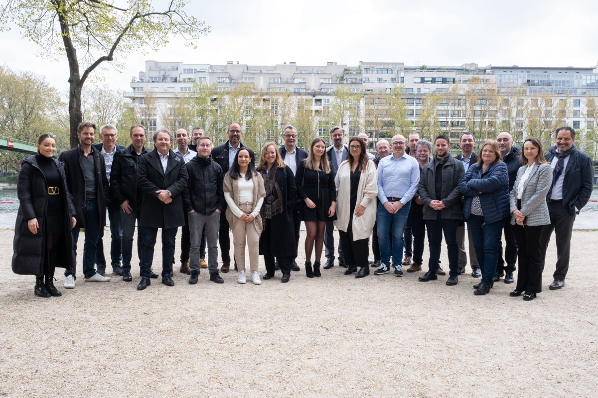 ProdwareGroup's tweet image. Cette semaine, les équipes Microsoft ont organisé 2 journées de kick-off animées de workshops, de présentations, et de pause déjeuner gourmande 😋
Un grand merci à nos (top) managers Microsoft ainsi que toutes les équipes pour leur dévouement et leur implication au quotidien.