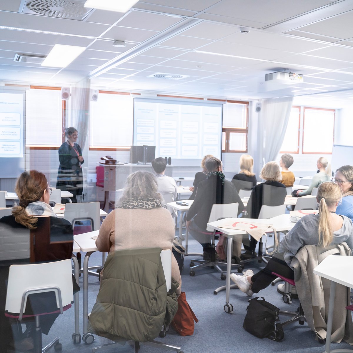 centriaamk's tweet photo. #GNurseSim-hankkeen päätösseminaari pidettiin 18.4. Talonpojankadun kampuksella @SatakunnanAMK kanssa. Lämpimät kiitokset osallistujille sekä seminaarin asiantuntijoille! 😊

Hankkeessa kehitettiin gerontologisen hoitotyön simulaatioita 6 eurooppalaisen korkeakoulun yhteistyönä. https://t.co/BcQhvjV2DR