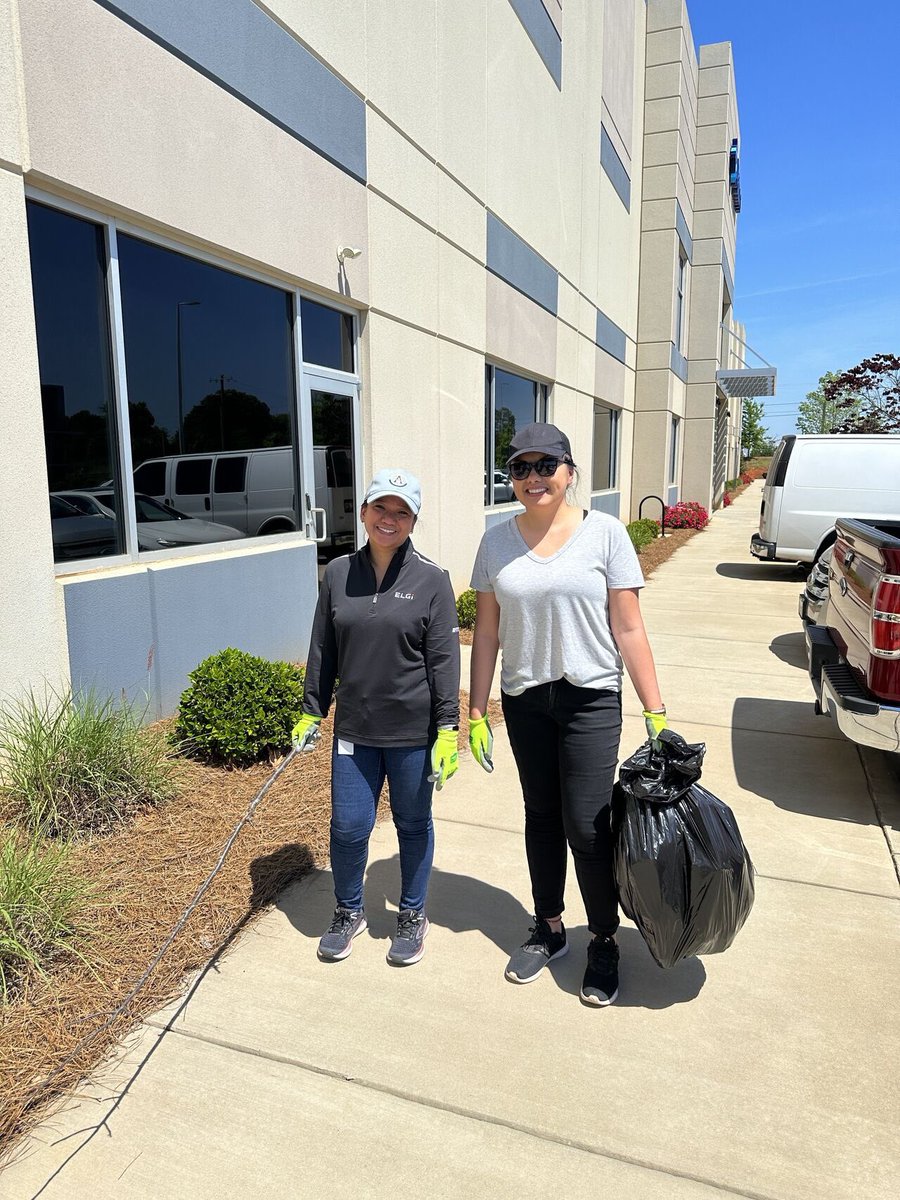 ELGiAir's tweet photo. We are proud of our staff members in North America who took the initiative to actively clean up the industrial park. Thank you for inspiring us all with your #StepsForChange.
Let us get together on Earth Day to pledge to lessen our carbon footprint on Mother Nature.
#earthday https://t.co/XFRBWmggTv