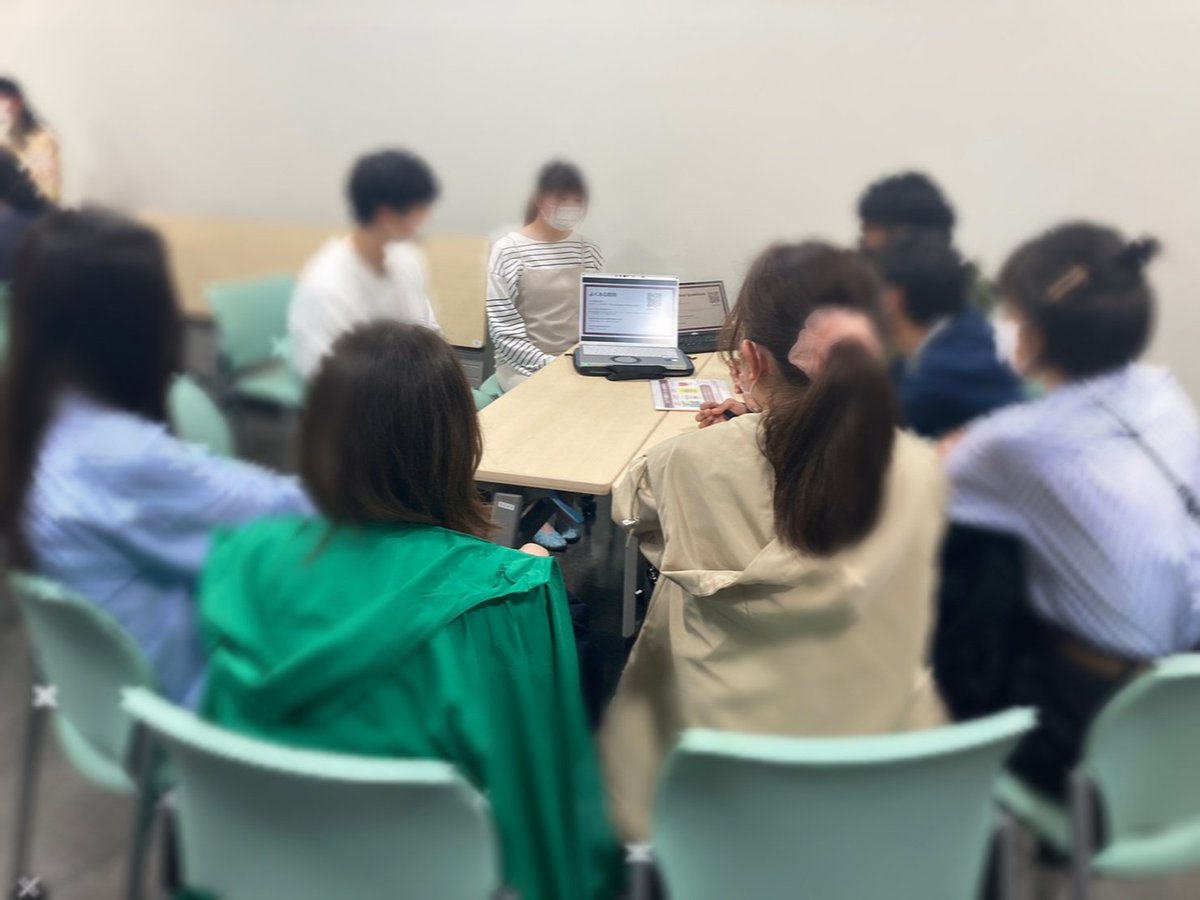 QUESPA1's tweet photo. 本日、センター2号館2204教室にて合同説明会を行います✨

18:30~20:00です。途中入退席もできます。

写真は水曜日の説明会の様子です。たくさんの方が参加してくださいました。もう一度説明を聞きたいという方もぜひ！

お待ちしております☺ https://t.co/VVrMwqpid8