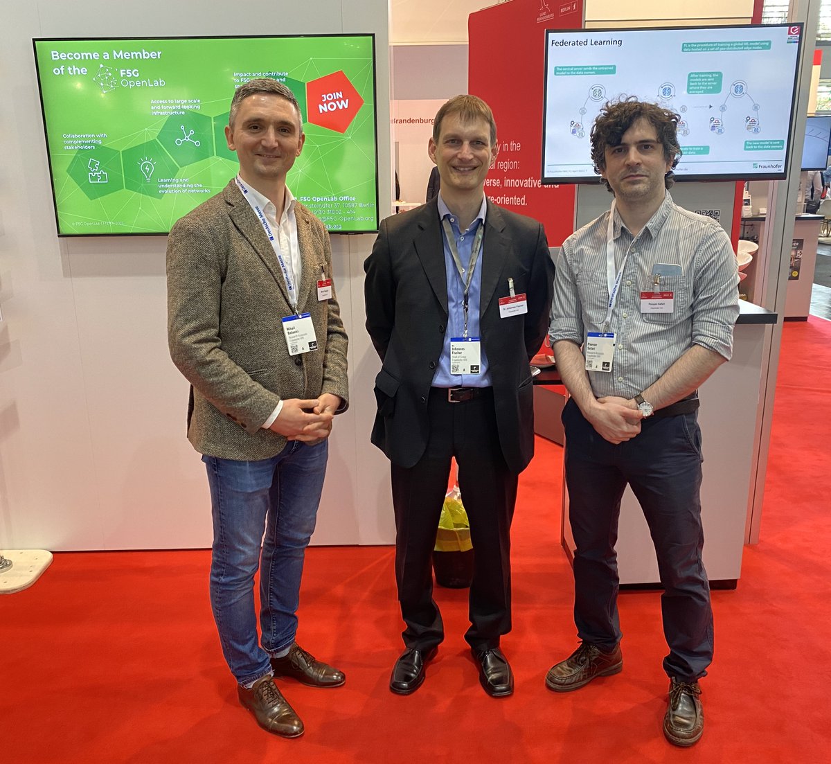FraunhoferHHI's tweet photo. At @hannover_messe our #photonics experts presented their innovations for shaping the twin transition of the industry towards a digital and #GreenEconomy: #F5GOpenLab & #DLFi.
F5G OpenLab is our novel testing & experimentation facility for F5G.
More: https://t.co/K0iTtxWs9T https://t.co/La4MkcIcQ1