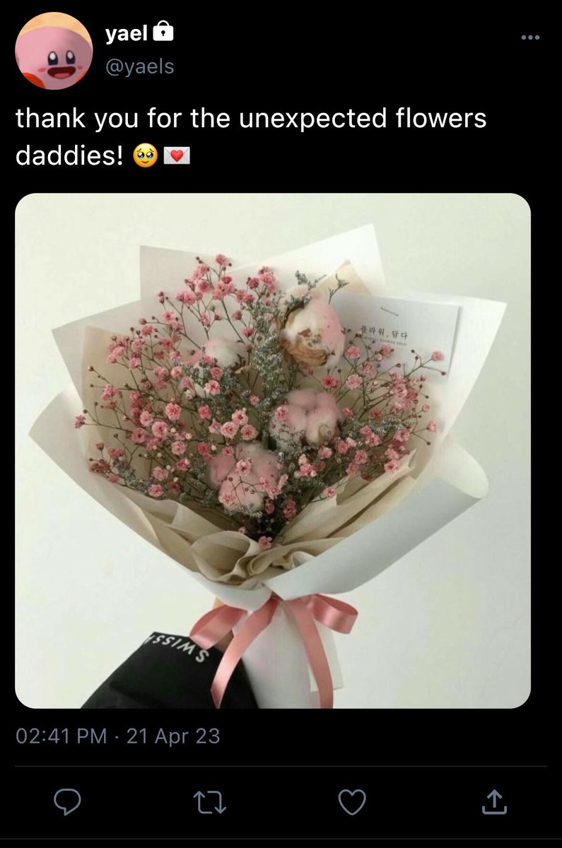 ⩩✩̶ l’or de l’ange sugar series: episode nineteen

[ won x hyung line few tweets au ]

— when yael gets flowers from someone.