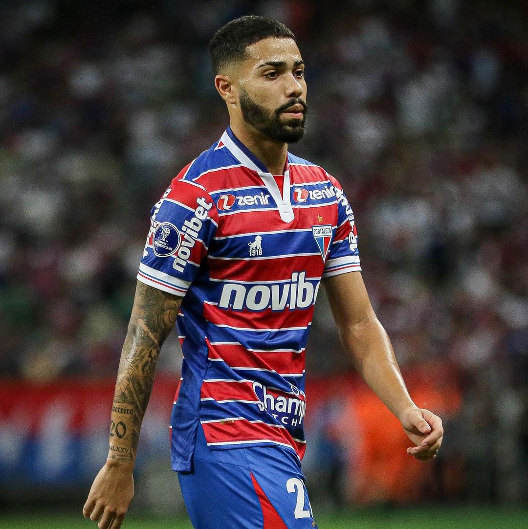 SofascoreBR's tweet image. Calebe (22 anos) nos últimos 10 jogos pelo @FortalezaEC:

⚔️ 7 titular
⚽️ 3 gols
🅰️ 3 assistências
🅿️ 6 participações em gols
⏰ 102 mins p/ participar de gol

🔎 Participou de gols no Cearense, Copa do Nordeste, Copa do Brasil e Sul-Americana. 💎💎