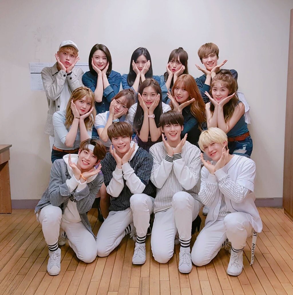 KwonNaraUpdates's tweet photo. 230421 | HelloVenus members Alice, Nara, Lime, Yeoreum,Yooyoung &amp; Seoyoung posted on IG their condolences to Moonbin

#HelloVenus were former Fantagio artists (same agency with #Astro)

You have left wonderful memories that will never fade in our heart 
Rest In Peace, Moonbin 🕊️ https://t.co/rGujIJU2vr