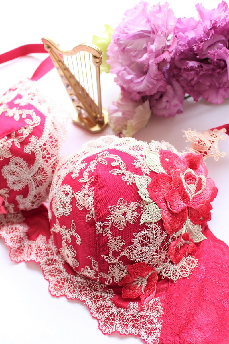 LSorbonne's tweet photo. 【サルート40周年限定コレクション】 
🌹パープルローズランジェリ～♡　Salute84group 　RPカラー🌹

ブログがアップされました❣
https://t.co/h4FrzW8Iuw 

#ワコール 　#サルート　#ランジェリー　#小松市　#金沢市　#福井市　
#84group　#salute https://t.co/5PeKafNTzF