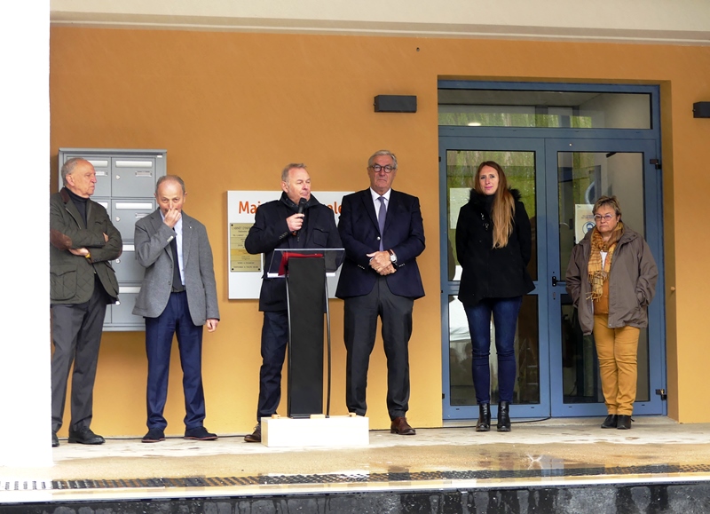 Une Maison Médicale à Vitteaux pour une continuité des #soins  en milieu #rural... On l'attendait, ils l'ont fait !
echodescommunes.fr/actualite_4696…