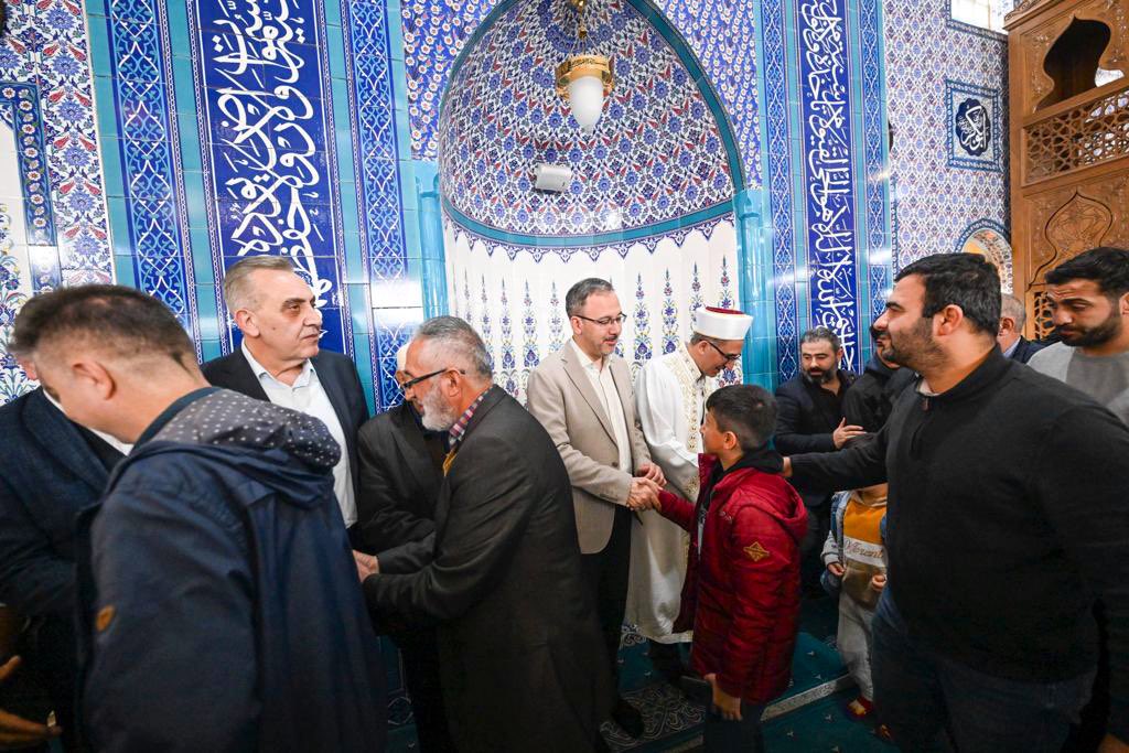 kasapoglu's tweet photo. 📍İzmir Bilal-i Habeşi Camii

#RamazanBayramı’mız mübarek olsun. https://t.co/qSfH8bBNG3