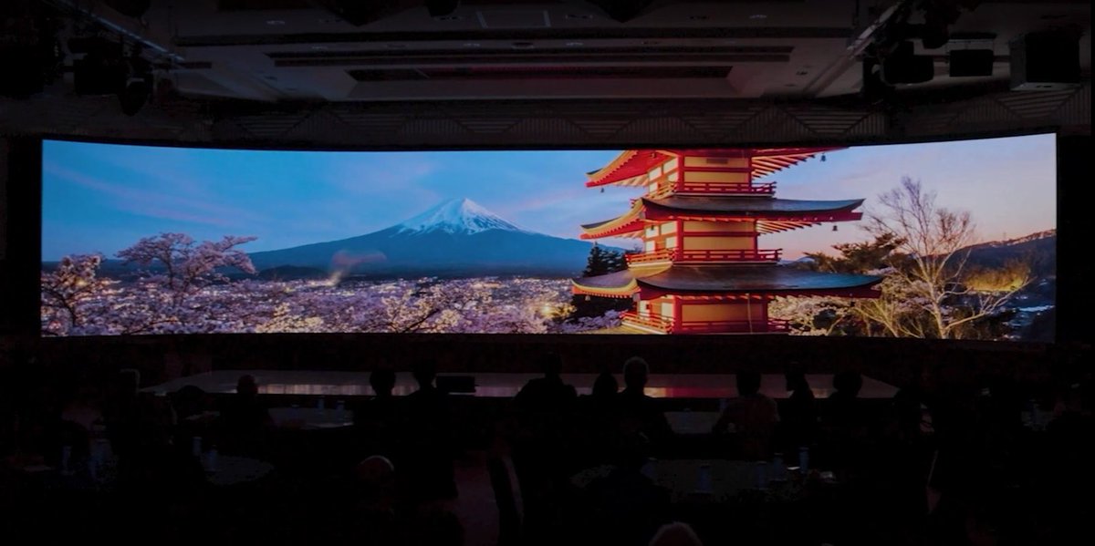 Barco's tweet photo. Hilton Tokyo hotel upgraded its event ballroom with future-proof tech to support in-person, online and hybrid events. They developed a virtual production studio with a state-of-the-art curved #LED #videowall and #EventMaster screen management solution.
👉 https://t.co/EKHrjGlWY0 https://t.co/gE2phFcqN2