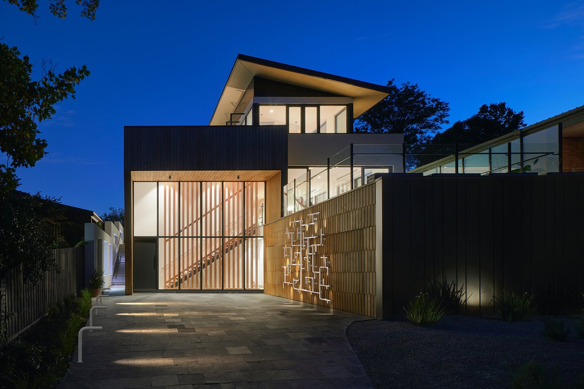 egolucesrl's tweet image. Joy of Light System

Due to their small size and the type of light they are ideal for illuminating passages or details in outdoor environments/gardens, they can be used to create plays of light on house facades or to illuminate paths under small porches or ve-randas.

#egoluce