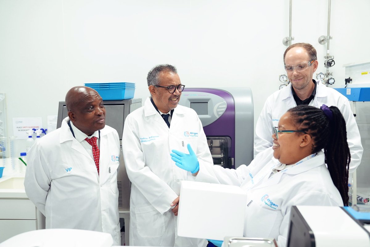 WHOSouthAfrica's tweet image. @DrTedros visited Afrigen and had a tour of the facility, joined by the @HealthZA Minister, Joe Phaahla. It was an informative experience, witnessing the progress Afrigen has made from the last time he visited Afrigen 13 months ago
#HealthForAll #mRNATT2023