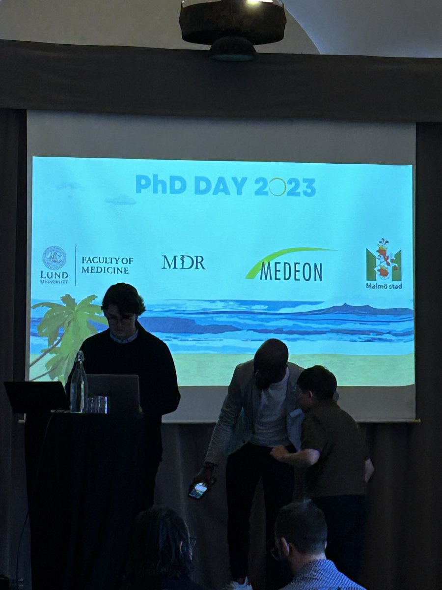 ⁦⁦<a href="/Lundsuni/">Lunds universitet</a>⁩ versitet Med. Fak. Doktoranddagen öppnar nu 🤙. ⁦@KarinJirstrom⁩ inledningstalar inom kort. Spännande matnyttig dag väntar. Middag ikväll på Rådhuset ⁦<a href="/malmostad/">Malmö stad</a>⁩ ! ⁦<a href="/MedeonSP/">Medeon Science Park & Incubator</a>⁩ stödjer 😀