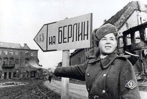 🎖1945年4月21日、ベルリンの戦いにおいて、ソ連軍はドイツ首都南部の