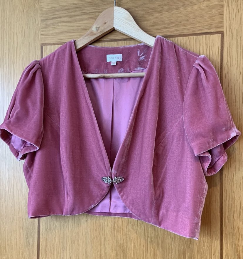hellsbelles42's tweet photo. PHASE EIGHT Pink Velvet Bolero Jacket UK 16 Silk Blend VGC Party Occasions Cover £24.95 https://t.co/tFRA3LszAx #PhaseEight #bolero #silk #ebayseller https://t.co/CJNy4O9IEn
