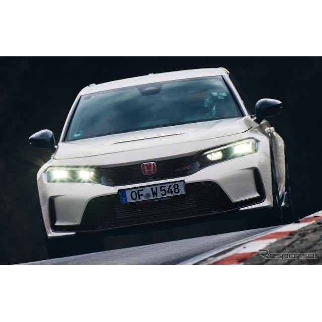 2doors__'s tweet photo. ホンダ シビックタイプR 新型に軽量版「S」、欧州の一部市場で販売へ
https://t.co/JD1T9X6Pxq

ホンダの欧州部門は4月20日、ニュルブルクリンクにおいて市販FFモデルの最速記録を達成した仕様の新型��シビック・タイプR』を、「タイプR-S」として欧州の左ハンドル市場で販売すると発表した！ https://t.co/Tg1gYnQ3Gl