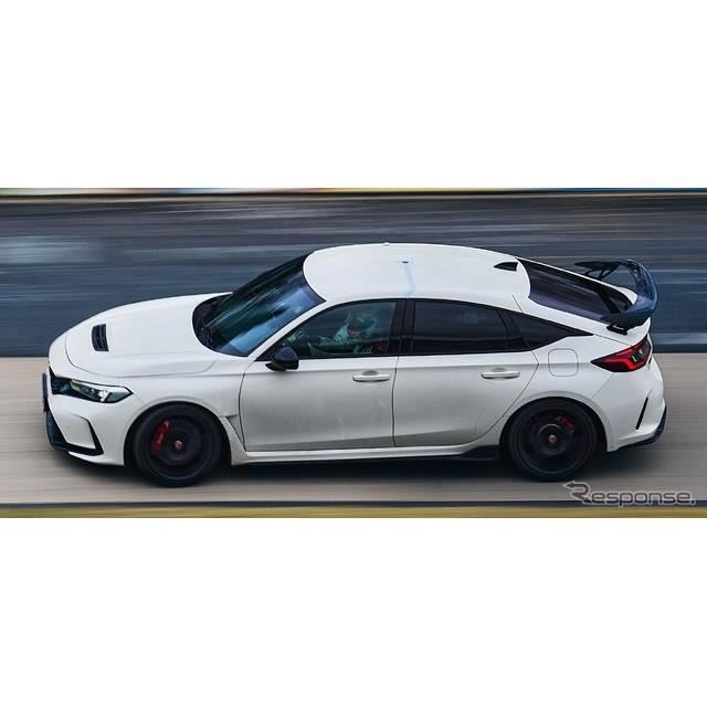 2doors__'s tweet photo. ホンダ シビックタイプR 新型に軽量版「S」、欧州の一部市場で販売へ
https://t.co/JD1T9X6Pxq

ホンダの欧州部門は4月20日、ニュルブルクリンクにおいて市販FFモデルの最速記録を達成した仕様の新型��シビック・タイプR』を、「タイプR-S」として欧州の左ハンドル市場で販売すると発表した！ https://t.co/Tg1gYnQ3Gl