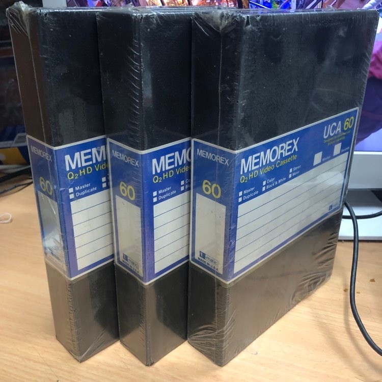 ChallingerAron's tweet photo. More items from the estate to share - unused U-matic tapes!
Considering how much these would have cost, and that he had 10's of thousands of tapes that were recorded on, not sure why these 3 wouldn't have been used!
I would trade these 3 new tapes from ones with material on! https://t.co/gxAUlbRa3c