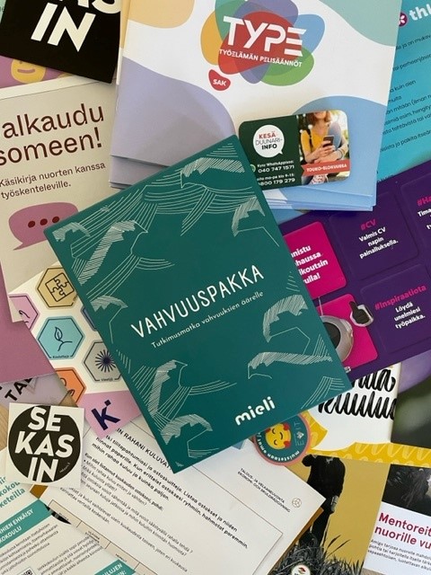 Uusinta tutkimustietoa, arvokasta kokemustietoa, inspiraatiota ja kohtaamisia. Kiitos upeista #NUORI2023 päivistä.
Myös Vahvuuspakka esiteltiin täydelle salille MIELI ry:n Nepsy-nuoret loistamaan -luennolla, yhtenä keinona vahvistaa nuorten mielenterveyttä.
<a href="/mielenterveys/">MIELI Suomen Mielenterveys ry</a> #nuoret