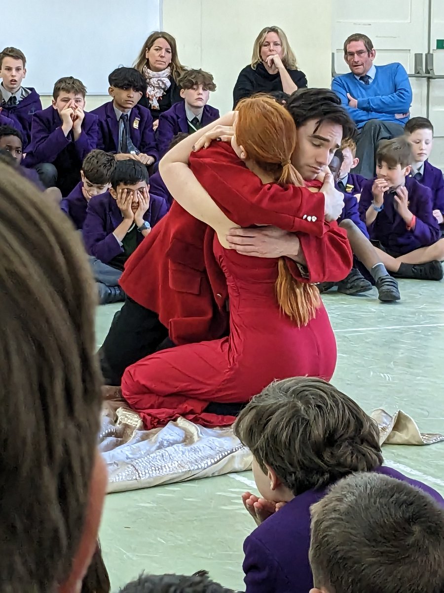 York House English tweet media