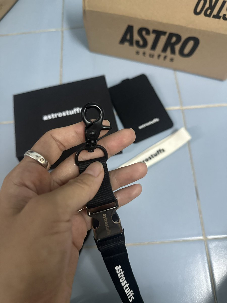 am_aumiiz's tweet image. คอลนี้วัสดุดีมากกกก ประทับใจกล่องมากๆ มาทันเอาไปใช้ที่นั่งเลพอดี😊#madetolastforeveryone #BLACKTOBASICSCollection #astrostuff #bbrightvc