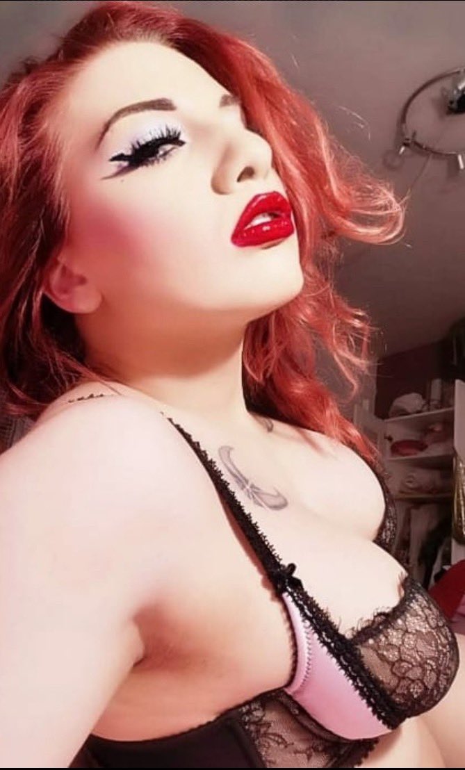 ScarletMamelon tweet media