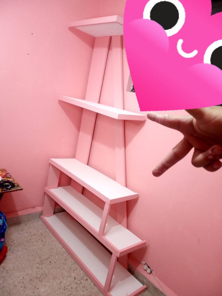 Atomycbom's tweet photo. #gamergirl #gamerlol #LeagueOfLegends #gamingchair #pinkchair #streaming #aesthetic #roompink #cuteroom https://t.co/LzVZVOJWAn