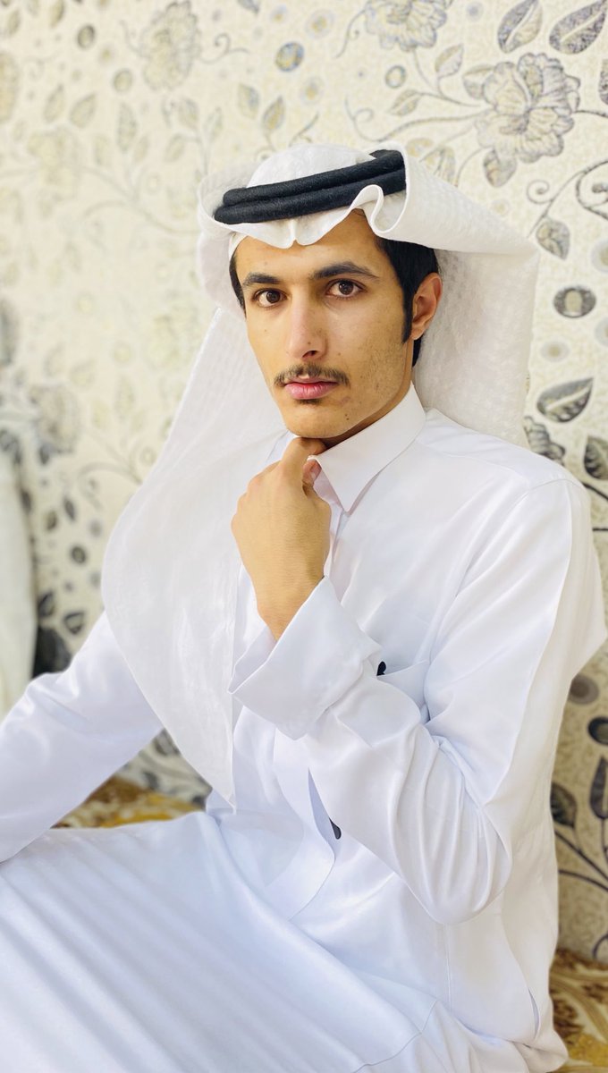 fh2re's tweet photo. إظهار الفرحة بالعيد عبادة، حتى ولو كانت الهموم تتساقط على روحك؛ تذكّروا قول الله سُبحانه وتعالى ومن يُعظّم شعائر الله فإنها من تقوى القلوب الفرحُ بالعيدِ عبادة وسنةٌ واقتداء افرحوا بتمام النعمة وكبروا الله على ماهداكم وكونوا لفضله من الشاكرين
كل عام وانتم بخير🤍🫂.

#فهد_بن_دحام https://t.co/qAYLEBr5BL