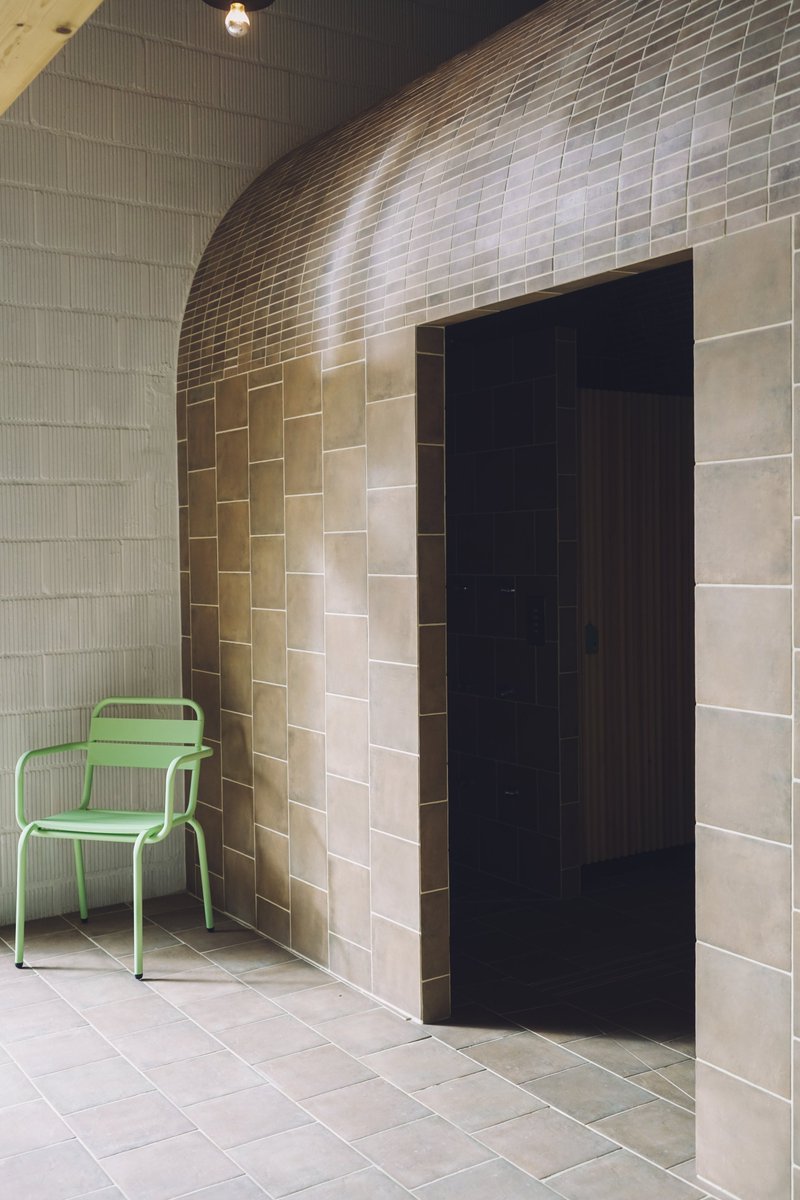 BigmatFontecha's tweet photo. Este increíble proyecto de @AJOtaller ha sido seleccionado Premios #CSCAE de arquitectura.🎉

Enhorabuena por este espectacular trabajo y nuestro  agradecimiento por confiar en nuestros materiales para llevarlo a cabo 🍀 os deseamos toda la suerte del mundo en esta nominación. https://t.co/K2zwGunRY4