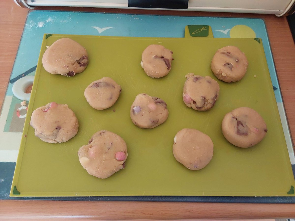 Tranby_Food's tweet photo. Year 7 pupil Jack adapted some recipes he learned at @Tranby_school to make them gluten-free. He cooked these over Easter for his family. Well done Jack! Gluten-free cookery isn't always easy, but it looks like you've perfected it! Fish goujons,  risotto and cookies #nutrition https://t.co/gLeaocJw6f