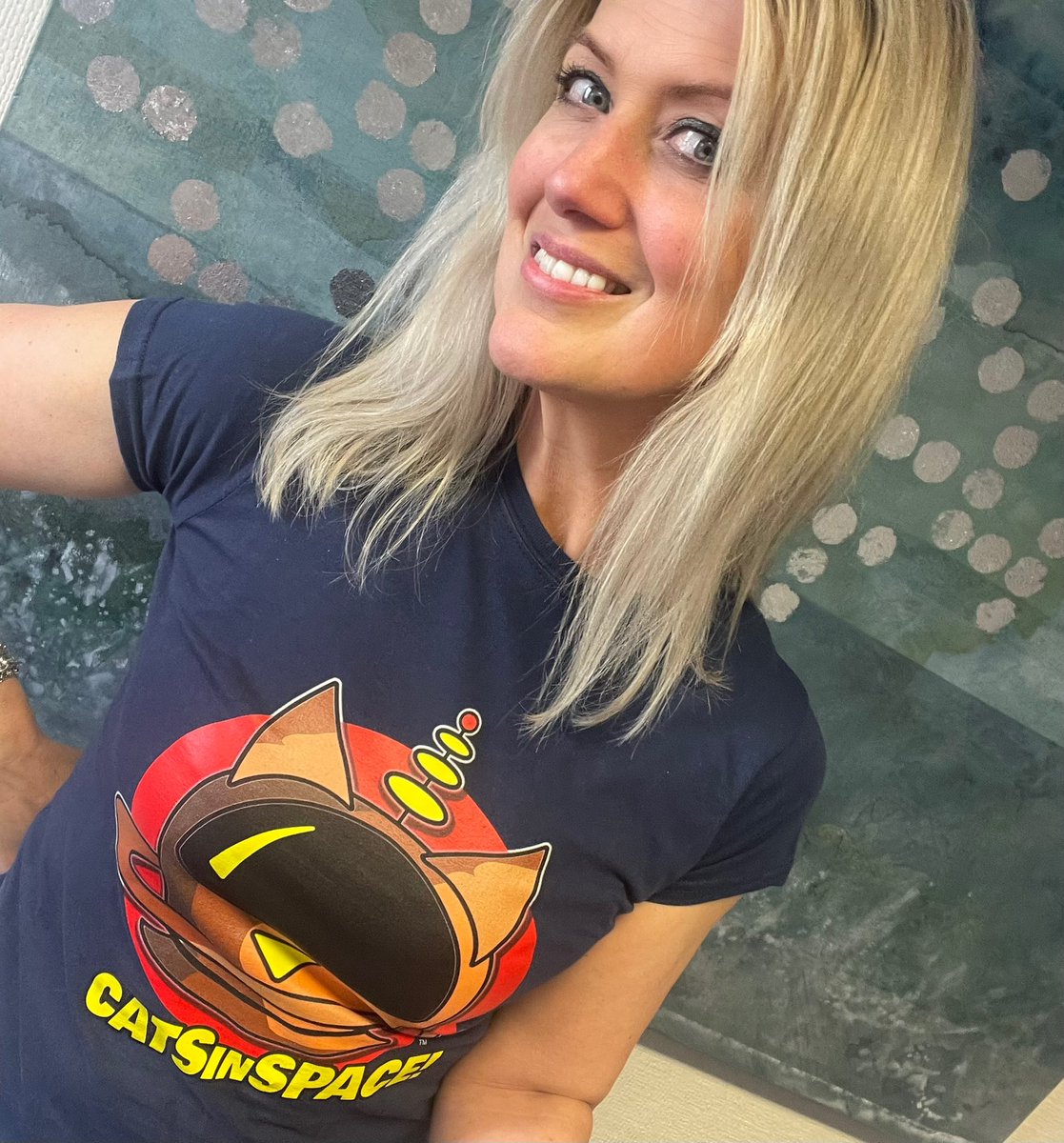 FeeebsC's tweet photo. #bandteefriday and new tees from @CATSinSPACEband with the #retropod design! Which to wear…?!?!
If you fancy ordering a tee, the link is here…https://t.co/TkU8BPwehP https://t.co/hdtaKjcP9q