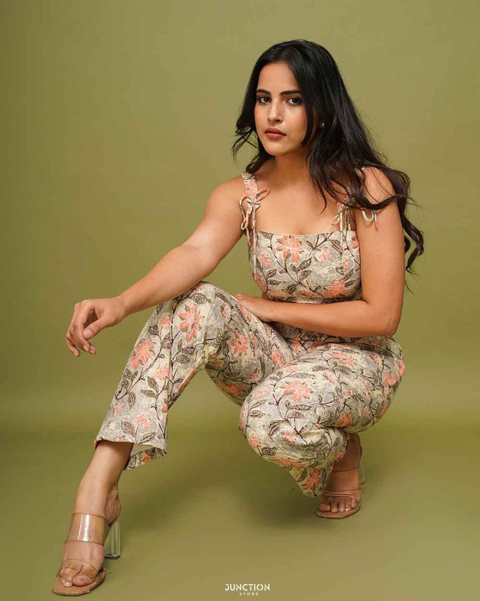 JunctionStore's tweet photo. Shop trendy peach cantaloup co-ord Set for her is perfect for this summer!
To place the order visit our website https://t.co/El22tnEJcX
#summervibes #EidUlFitr #junctionstore_official #420day #designer #multidesignerstore #SolarEclipse #TrendingNow #ootd #dailywear #casualoutfit https://t.co/m9v4645fif